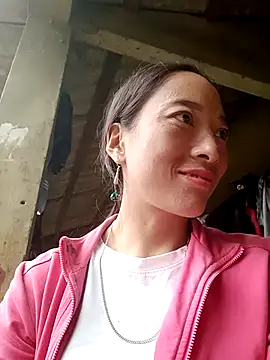 Snapshot of oanh-oanhbay chatting on November 5, 6:05 am oanh-oanhbay online show from November 5, 6:05 am