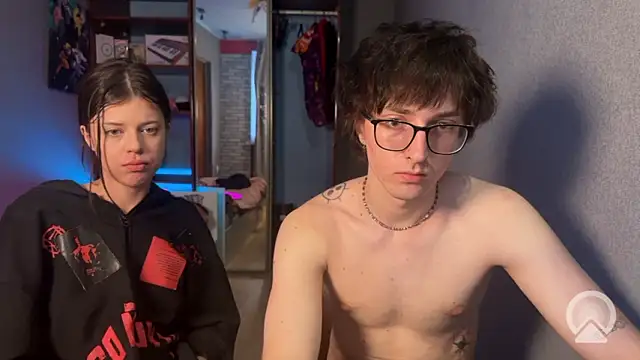 Snapshot of t_files_x chatting on February 3, 6:22 am t files x online show from February 3, 6:22 am