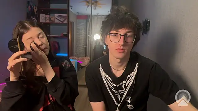 Snapshot of t_files_x chatting on February 3, 3:26 am t files x online show from February 3, 3:26 am