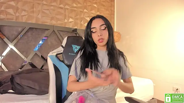 Kiara velvet   online show from April 9, 4:25 am