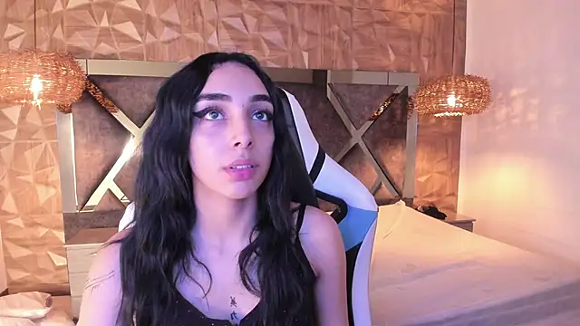 Kiara velvet   online show from April 15, 4:07 am