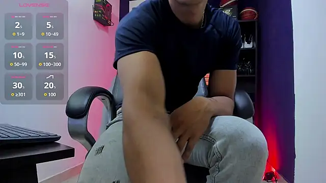 Alex king27 online show from May 15, 1:25 am