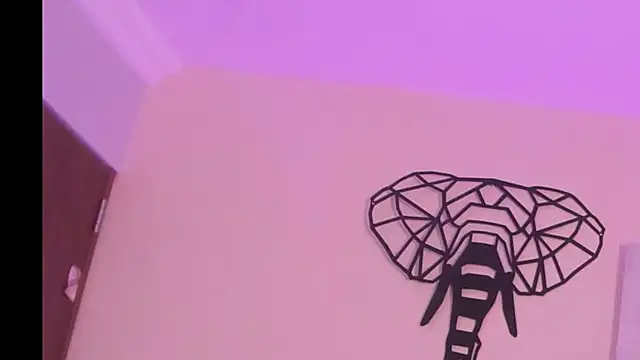 Isabella Crofts online show from November 19, 3:06 am