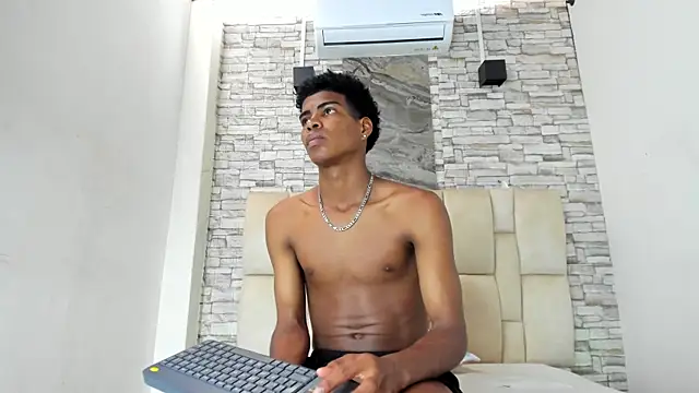 Snapshot of XAVI_LEE chatting on December 2, 7:48 pm XAVI LEE online show from December 2, 7:48 pm