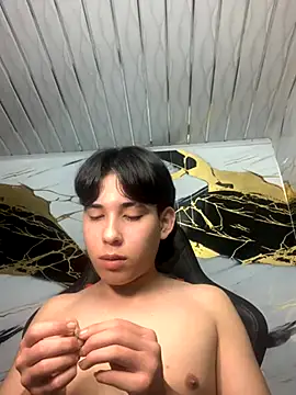 Suarezz10  online show from November 5, 12:30 pm