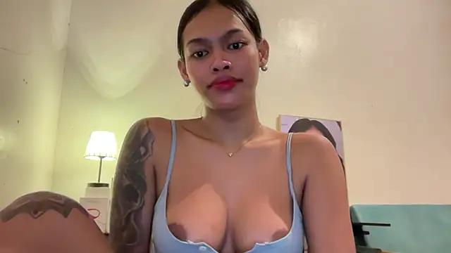 Snapshot of miapasitaa chatting on February 11, 10:59 am miapasitaa online show from February 11, 10:59 am