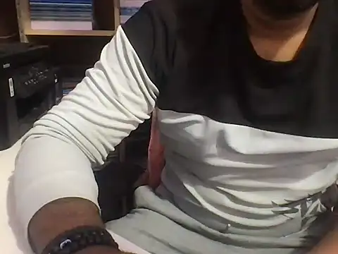 KingCobra 07 online show from April 6, 1:45 am