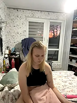 hotgoodgirll online show from December 17, 3:28 pm