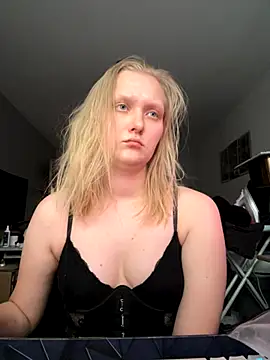 hotgoodgirll online show from November 18, 2:42 pm
