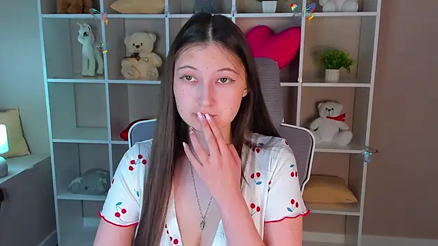 Ella Burns online show from April 21, 2:47 am