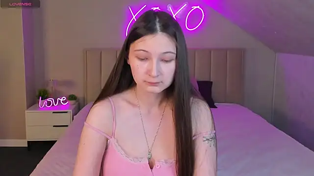 Ella Burns online show from April 23, 1:45 am