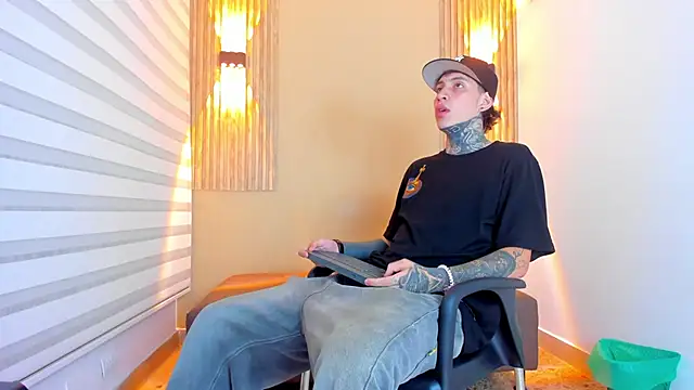 DANTE ARMSTRONG online show from December 2, 3:52 am