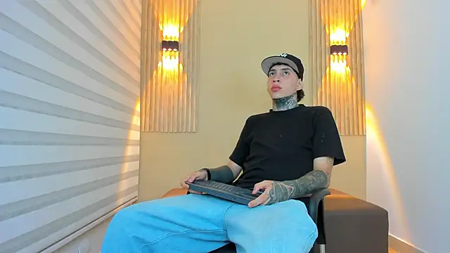 DANTE ARMSTRONG online show from November 13, 3:54 am