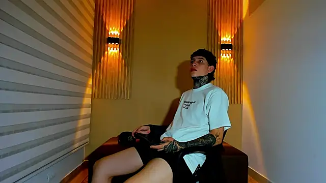 DANTE ARMSTRONG online show from November 8, 4:05 am