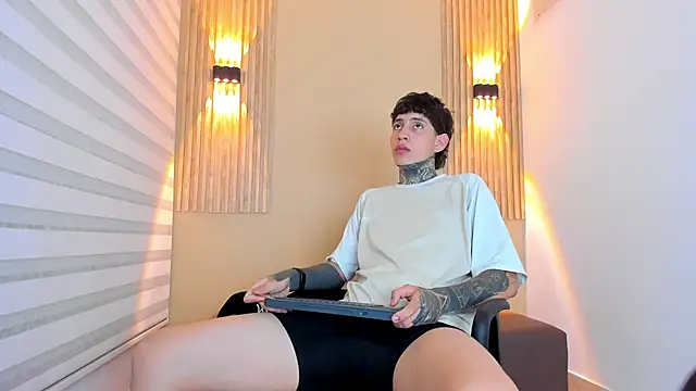 DANTE ARMSTRONG online show from November 20, 11:47 pm