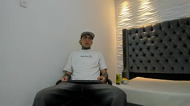 DANTE ARMSTRONG online show from January 14, 3:54 am