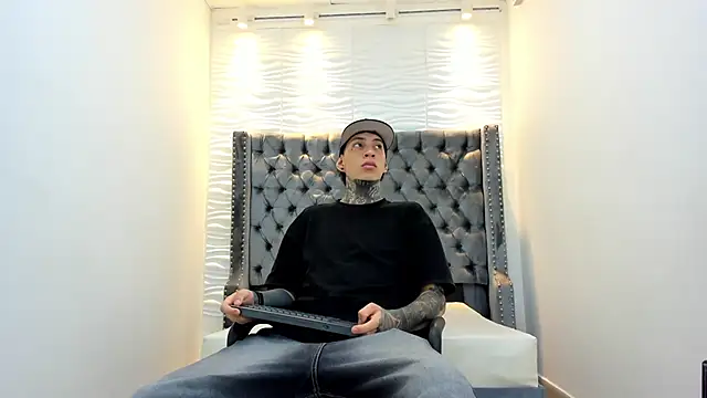 DANTE ARMSTRONG online show from December 20, 3:53 am