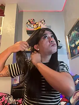 Snapshot of desirable_miya chatting on February 21, 1:29 am desirable miya online show from February 21, 1:29 am