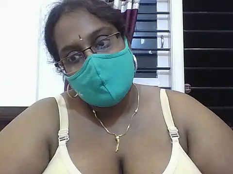 hootypriya online show from December 3, 7:02 pm