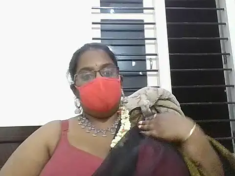 hootypriya online show from February 18, 5:53 pm
