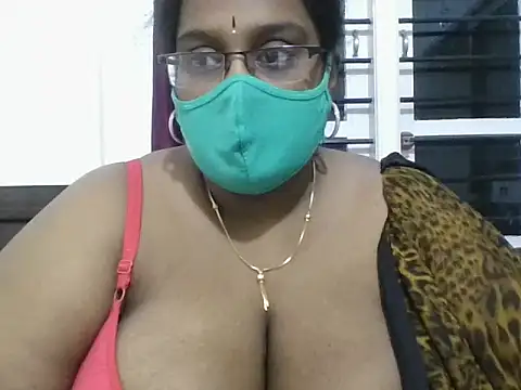 hootypriya online show from December 22, 5:35 pm