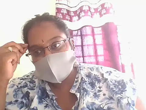 hootypriya online show from February 19, 9:50 am