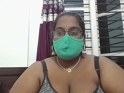 hootypriya online show from February 8, 10:29 pm