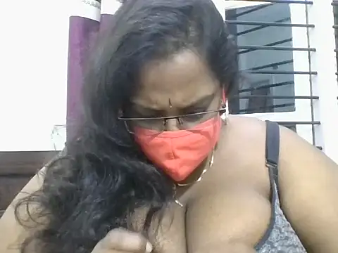 hootypriya online show from February 10, 11:26 pm