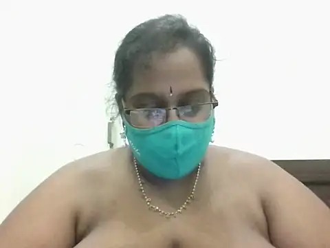 hootypriya online show from November 5, 8:45 pm