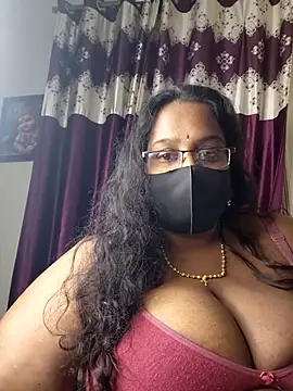 Snapshot of hootypriya chatting on June 9, 5:36 pm hootypriya online show from June 9, 5:36 pm