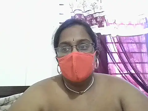 hootypriya online show from February 13, 8:25 am