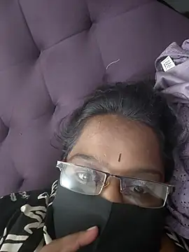 hootypriya online show from June 12, 3:43 pm