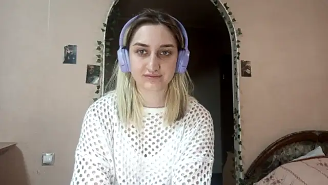 Snapshot of Anabree chatting on November 6, 8:07 am Anabree online show from November 6, 8:07 am