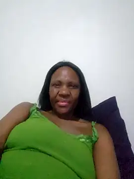 Snapshot of Mommy_Sienna chatting on February 5, 12:28 am Mommy Sienna online show from February 5, 12:28 am