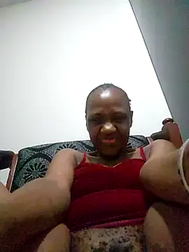 Snapshot of Mommy_Sienna chatting on January 19, 12:58 am Mommy Sienna online show from January 19, 12:58 am