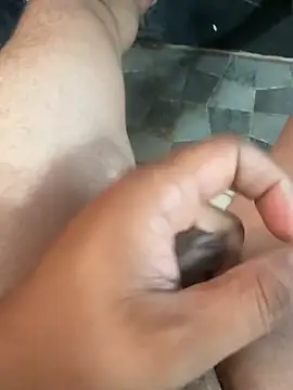 Qwert9012 online show from February 1, 7:39 am