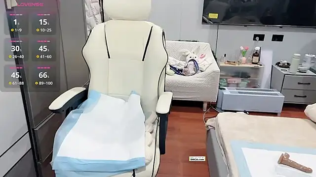 Snapshot of Chayka_21 chatting on February 19, 3:53 pm Chayka 21 online show from February 19, 3:53 pm