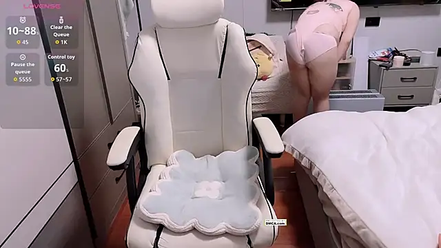 Snapshot of Chayka_21 chatting on January 17, 2:20 pm Chayka 21 online show from January 17, 2:20 pm