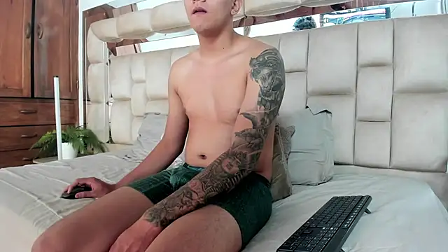 HotVoltage online show from December 20, 12:41 pm