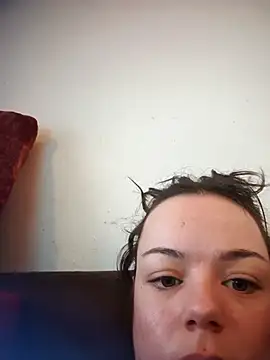 Leacouturierrr online show from November 21, 9:19 am