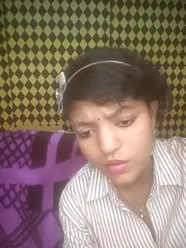 Freakingromance online show from April 11, 8:45 pm