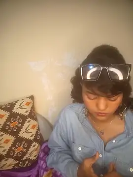 Snapshot of Freakingromance chatting on February 16, 6:17 pm Freakingromance online show from February 16, 6:17 pm