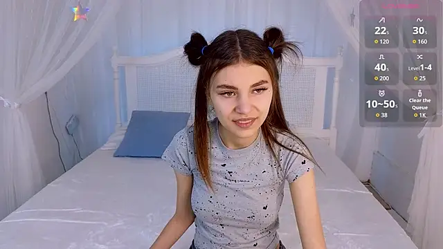 Little  Lunaa online show from April 7, 10:50 am