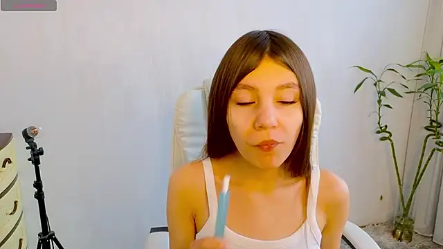 Little  Lunaa online show from February 11, 10:15 am