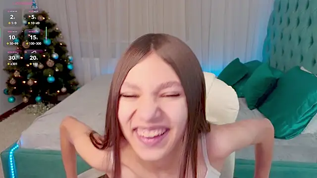 Little  Lunaa online show from December 22, 10:15 am