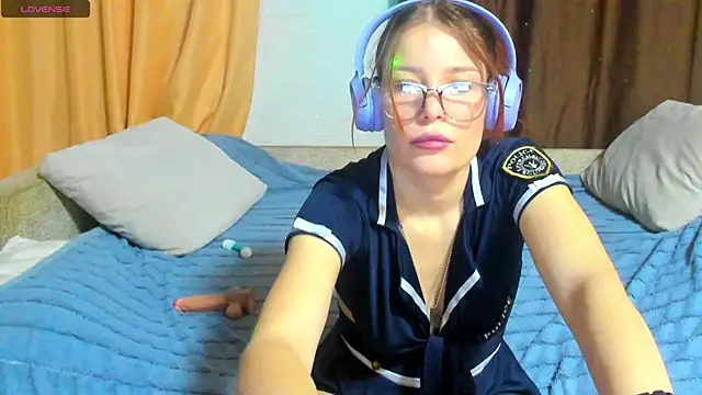 Eva purrr  online show from January 15, 9:51 pm