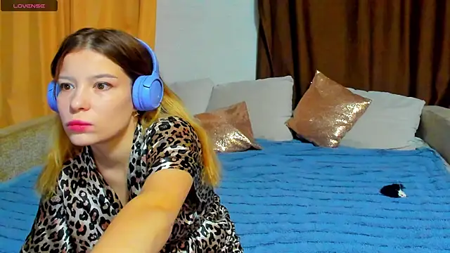 Eva purrr  online show from November 27, 1:17 am