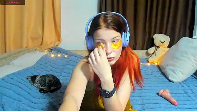 Eva purrr  online show from January 8, 1:33 am