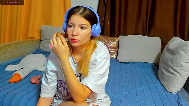 Eva purrr  online show from November 17, 1:09 am