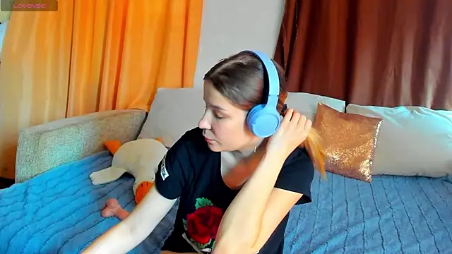 Eva purrr  online show from November 20, 8:48 am